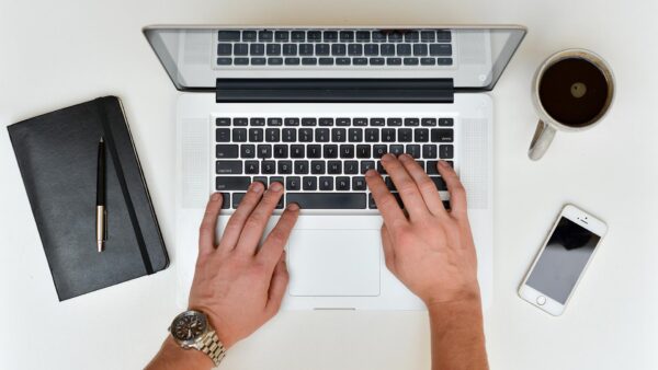 corsi-CREARE-SITO-WEB-PROFESSIONALE-PADOVA-Facile-retina_corso-CREARE-SITO-WEB-PROFESSIONALE-E-FUNZIONALE-Facile-Semplice-e-Piacevole-rivolto-a-tutti